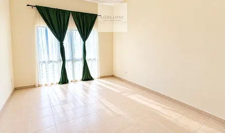 Prime Location Studio | Building 206 | Walking Distance to Metro
