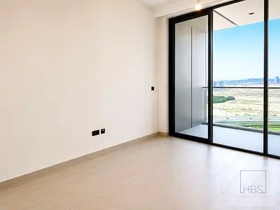 BRIGHT STUDIO | BRAND NEW | PRIME LOCATION