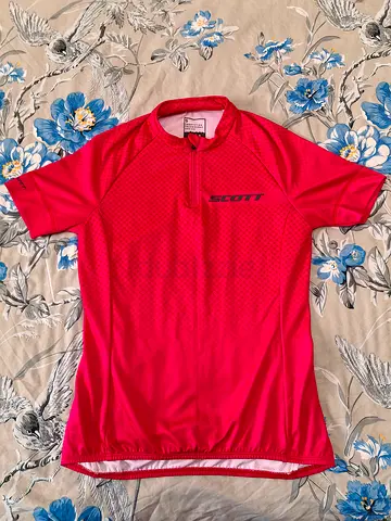 Scott Cycling Ladies T-shirt New without tag size S/M Location Al barsha 1
