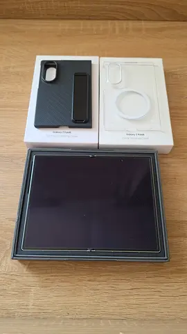 Samsung Galaxy Z Fold 8 - 16GB, 1TB