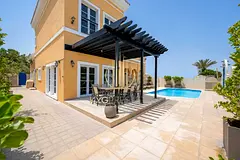 Cordoba | Private Pool | Single Row