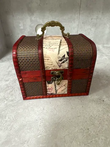 Vintage Decorative Wooden Trunk Jewelry/Storage Box with Brass Handle