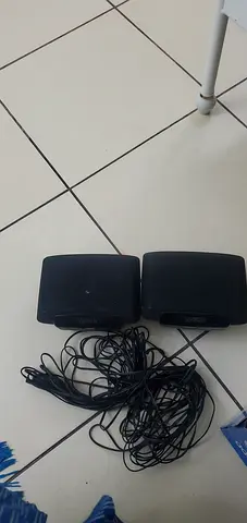 Pair of kenwood small desktop / home theater speakers with cables - good working condition.