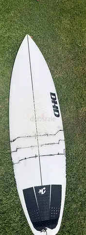 Surfboard — 5’10 x 19 3/8 2 1/2 (30L)