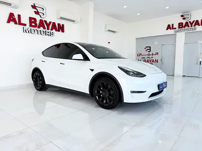 تسلا موديل Y لونغ رينج ابيض / اسود 2023 (خليجي)