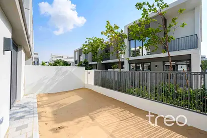 Modern 4BR | Prime Location | Corner Plot