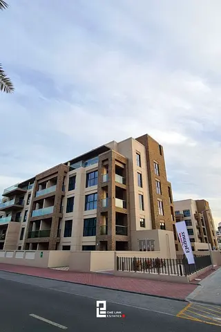 Furnished 1BR + Study room | Community View | Vacant Soon