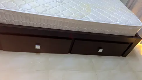 Free wooden bed
