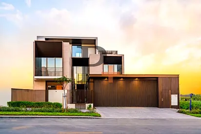 Closed Garage | Landscaped | Driver's Room | Flora