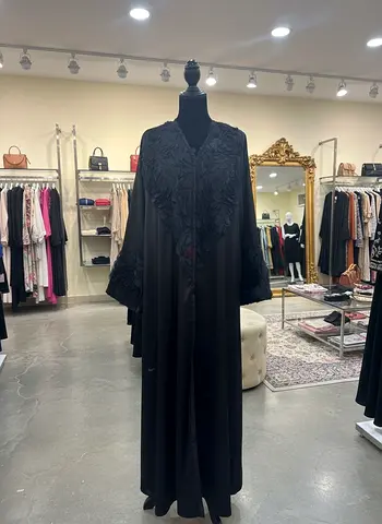 Abaya sale // Black Embroidered Abaya with Floral Detailing -