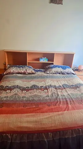 Solid Wood King Size Bed with 2 Side Tables In Good Condition