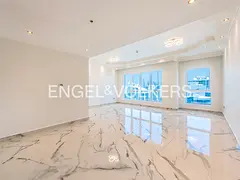 Upgraded | Equipped Kitchen | High Floor