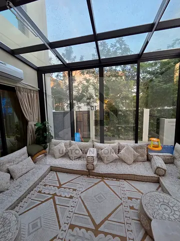4 bed/ ready to move/new /corner