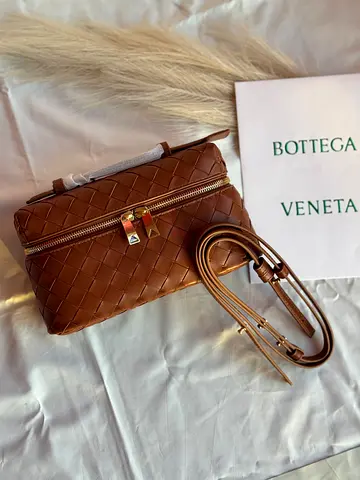 Bottega Veneta Intrecciato Brown Leather Crossbody/Shoulder Bag - Authentic