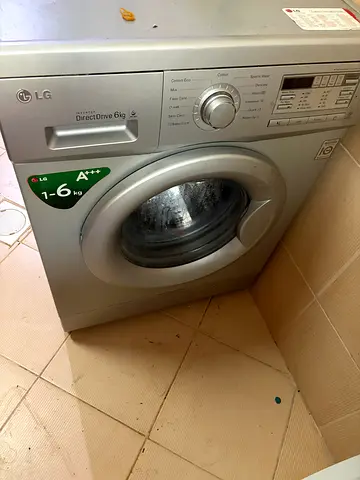 Urgent !! LG Front Load Washing Machine 6kg - Silver