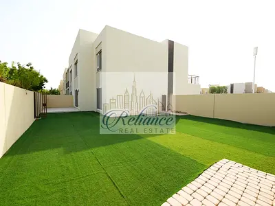 Vacant & Spacious | Well-Maintained | Corner Unit