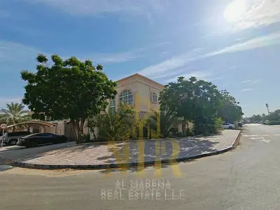 للبيع فيلا زاوية بمنطقة الروضه 3 بسعر شامل الكهرباء والمياه ومكيفات تملك حر لجميع الجنسيات