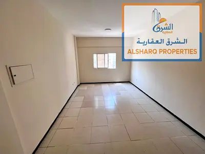 استديو مساحه كبيره مطبخ شبه منفصل تكيف مركزي موقع خدمي ومتميز وقريب من كل الخدمات واسهل لمخرج دبي والشارقه