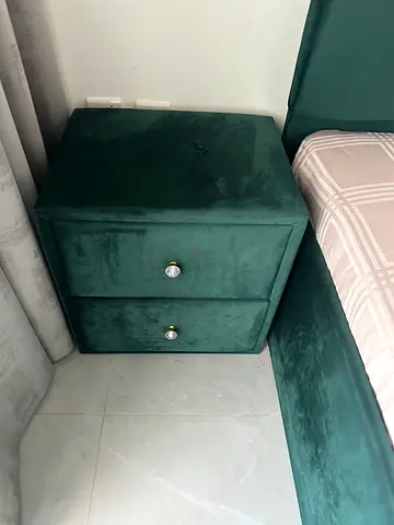 King  size bed hydrolic storage vallvet with 2 side tables