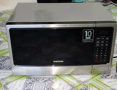 Samsung stainless steel microwave oven - good condition 32 litre