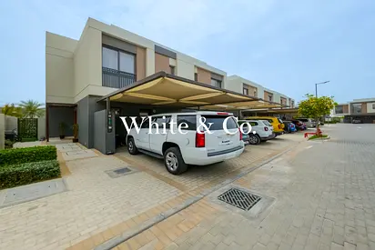 Corner Townhouse | Single Row | Vacant VOT