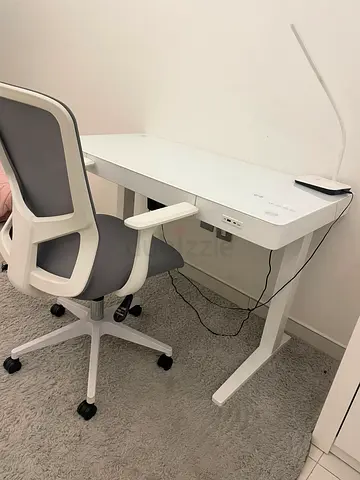 Study Desk with Wireless Charger, USB and Built-in Speakers