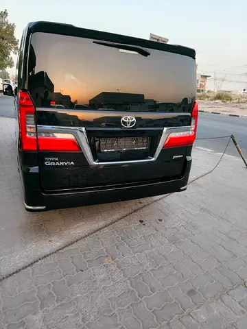 2022 Toyota GRANVIA — фото 10