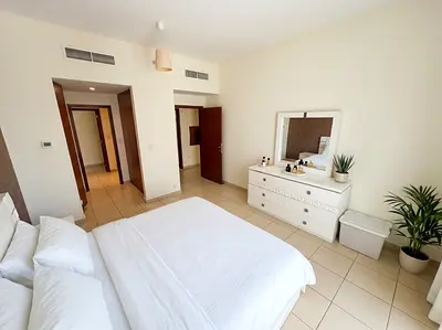 Large Layout | Low Floor | Partial View