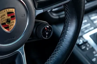 2021 Porsche MACAN — миниатюра 15