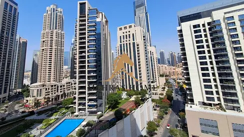 High floor || Balcony view || Walkable to restaurants || cafes on the Boulevard
