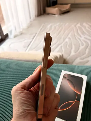 iPhone 16 pro 128GB Desert Titanium