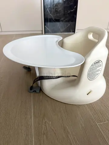 Baby feeding chair / booster seat with tray - white