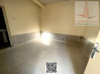 *للبيع بيت عربي بالراشديه 3 سكني استثماري تصريح ارضي + 4 مساحه 2000 قدم  موقع ممتاز . متقسم من الداخل 3 شقق ، كل شقه عباره عن غرفتين وحمام  وبه 3 عداد