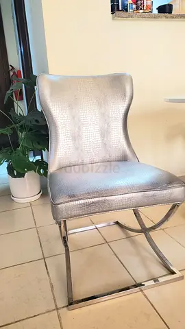 Dining chairs for sale (4 pieces)
