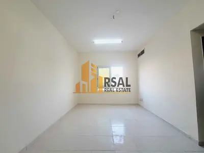 Spacious apartment 1 Bedroom Hall// front on Ambassador School on road building// prime location
