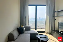 Luxury 1BHK I Fully Furnished I High Floor APT