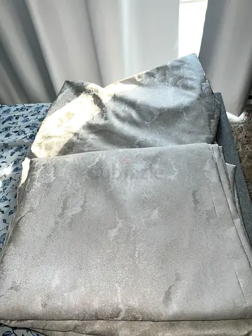 Curtains with full set