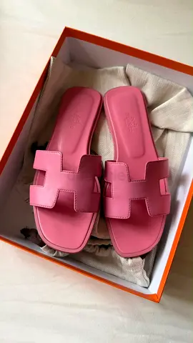 Pink women's leather slide sandals - size not specified, like new