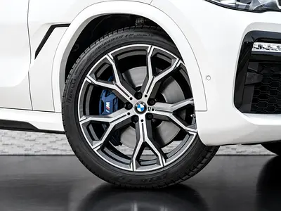 2020 BMW X6 — миниатюра 8