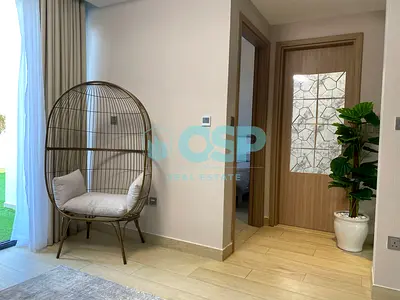 Modern 1BR | Spacious Balcony | Prime Location