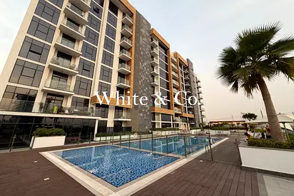 UNFURNISHED | STUDIO | SHARED AMMENITIES