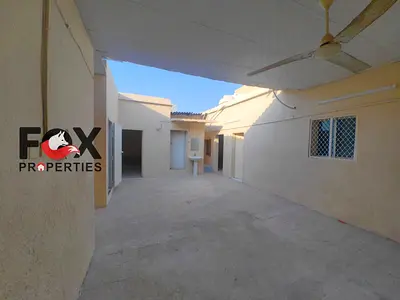 بيت عربي 6 غرف / السوان الراشدية 3 / مساحة 2000 قدم / 4 حمامات / حوش داخلي / مطبخ / موقع مميز