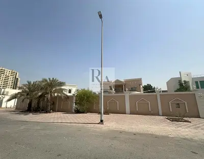 Spacious Villa | 4 Bedrooms | Swimming Pool | Prime Location on Road & Sikka