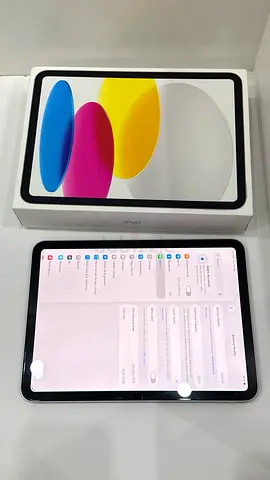 Apple iPad (2025) 128 GB - Wi-Fi in Excellent Condition with Box and Charger