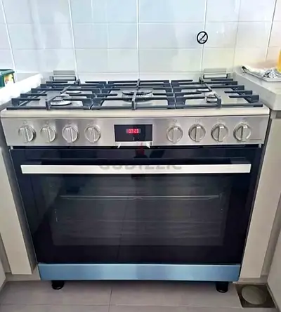 Bosch full gas cooker oven with fan same like new condition perfect working