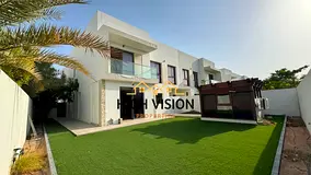 4Y| Single Row | Vacant | Spacious Backyard