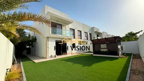 4Y| Single Row | Vacant | Spacious Backyard