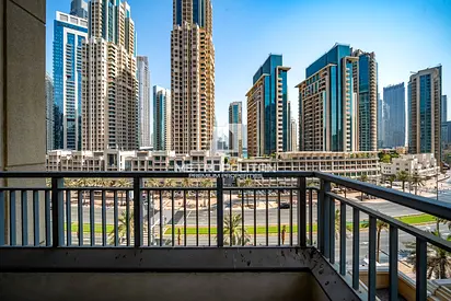 Vacant Studio | Boulevard View | Prime Downtown