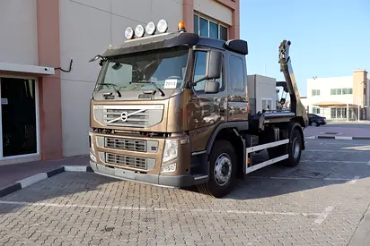 VOLVO FM440 4X2 SKIP TRUCK 2013