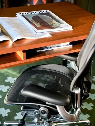 Polished Aluminium Frame Remastered Herman Miller Aeron Chair Fully Adjustable Size C